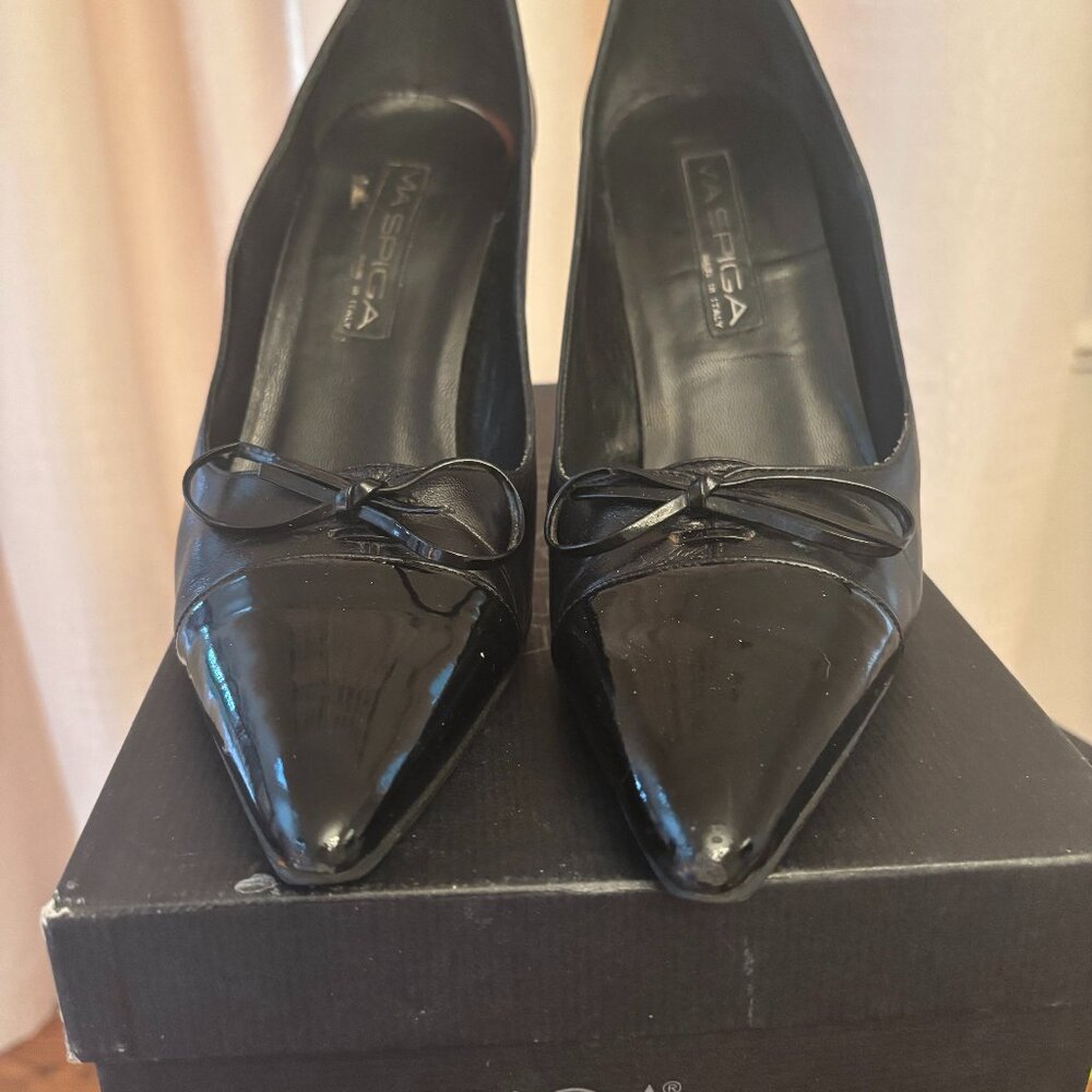 Via Spiga Black Patent heels with bow detail